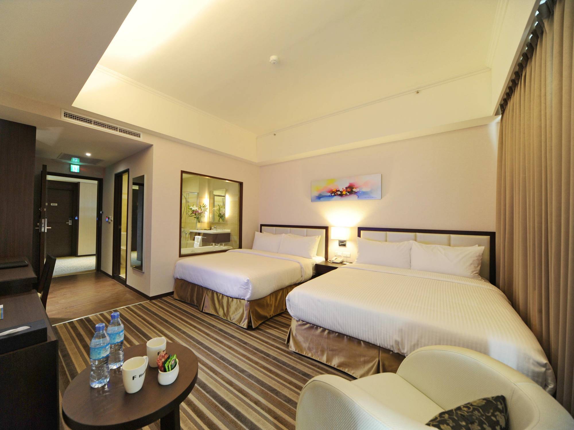 F Hotel - Hualien Bagian luar foto