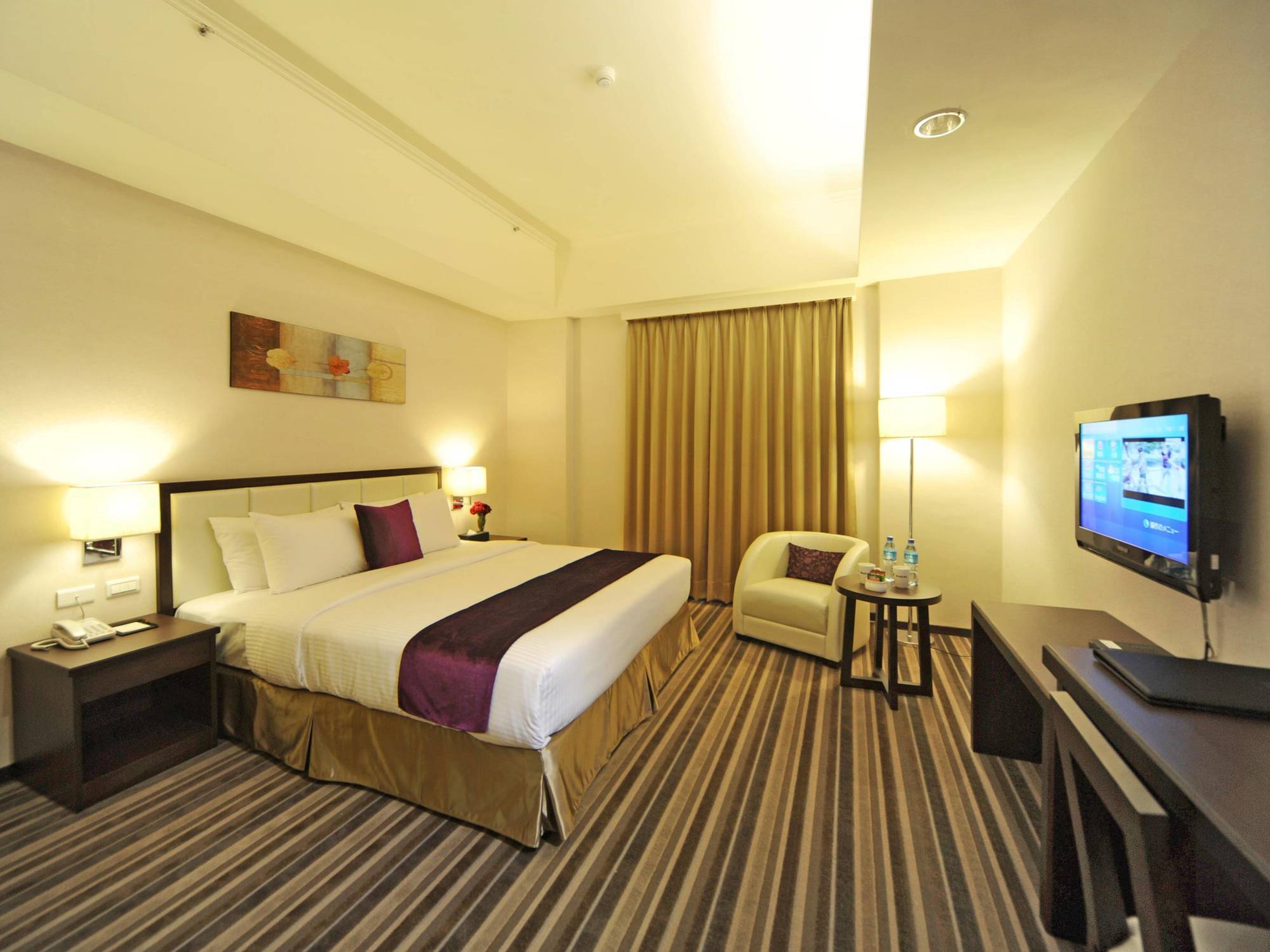 F Hotel - Hualien Bagian luar foto