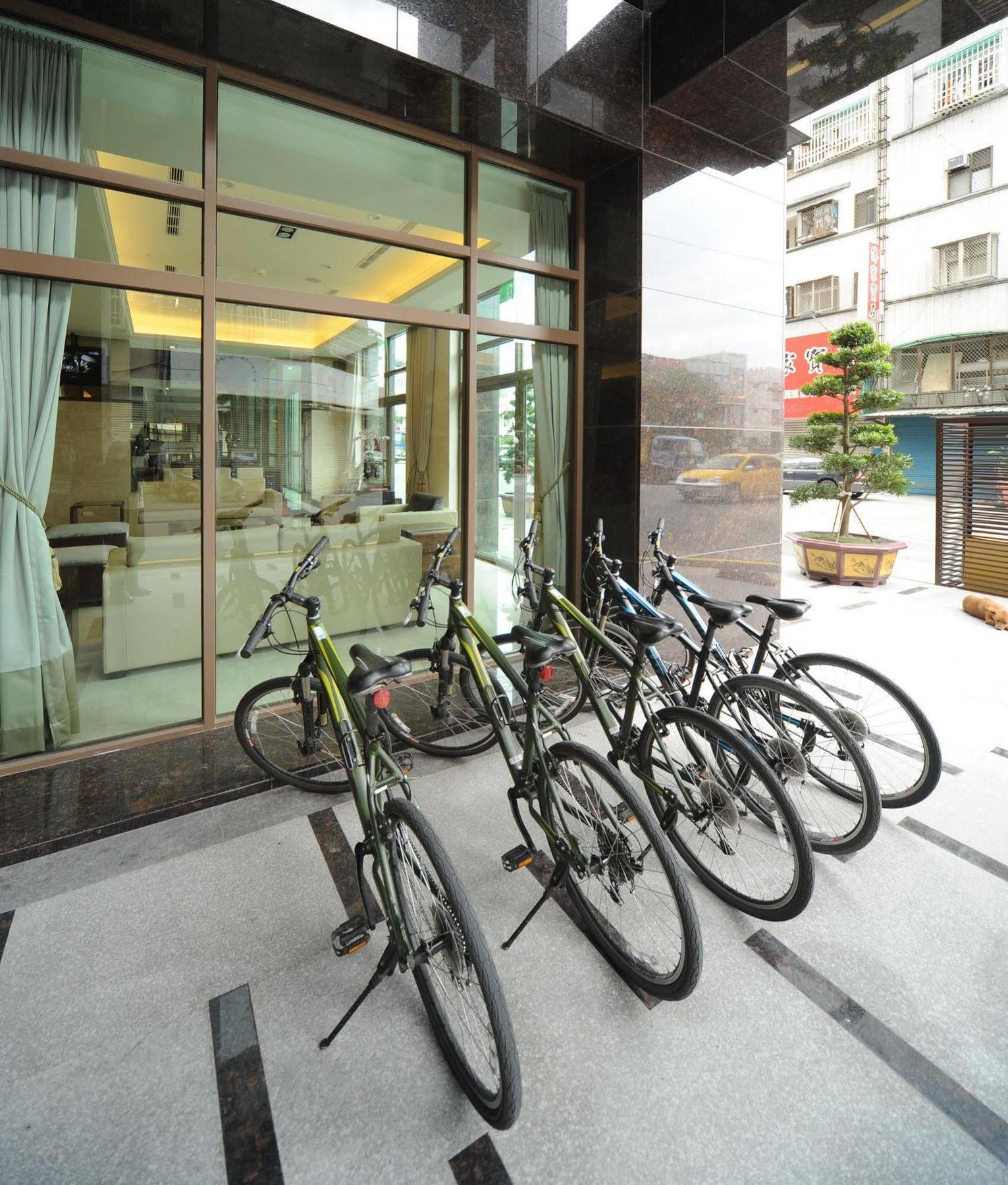 F Hotel - Hualien Bagian luar foto